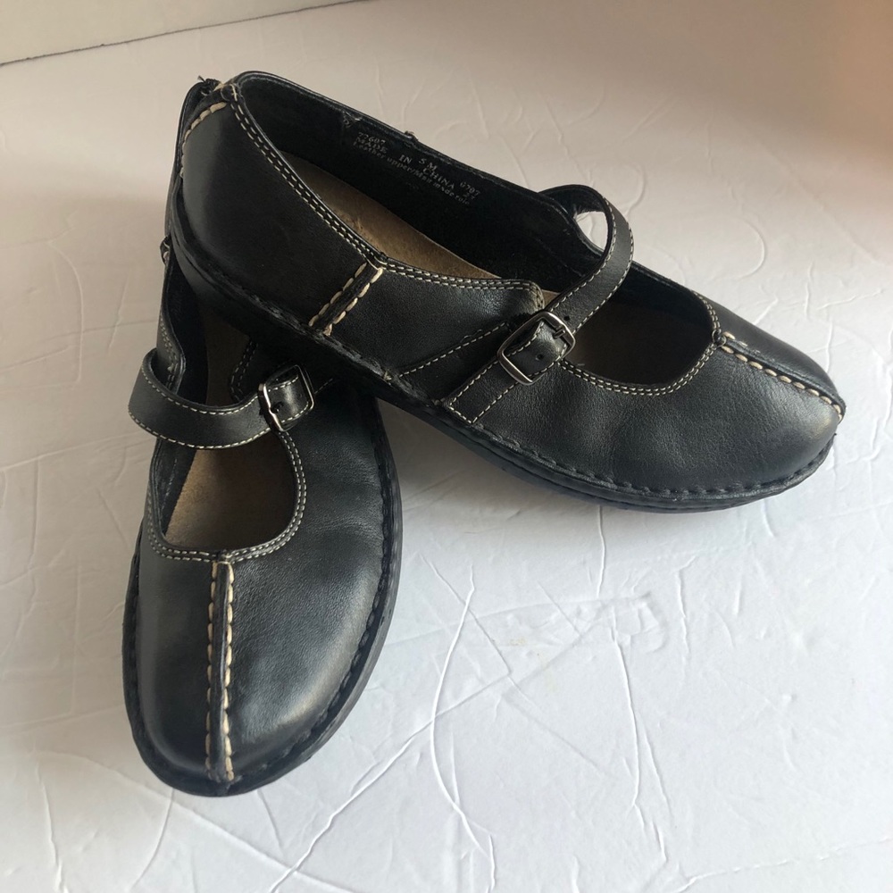 Clark’s Mary Jane leather size 5